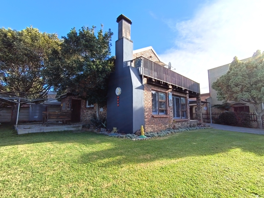 3 Bedroom Property for Sale in Wavecrest Eastern Cape